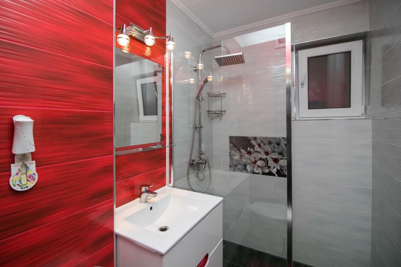 Apartament 2 Camere Bukarest Kültér fotó